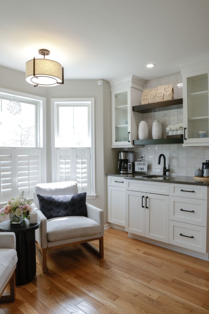 Resized Dolan coffee bar with chair